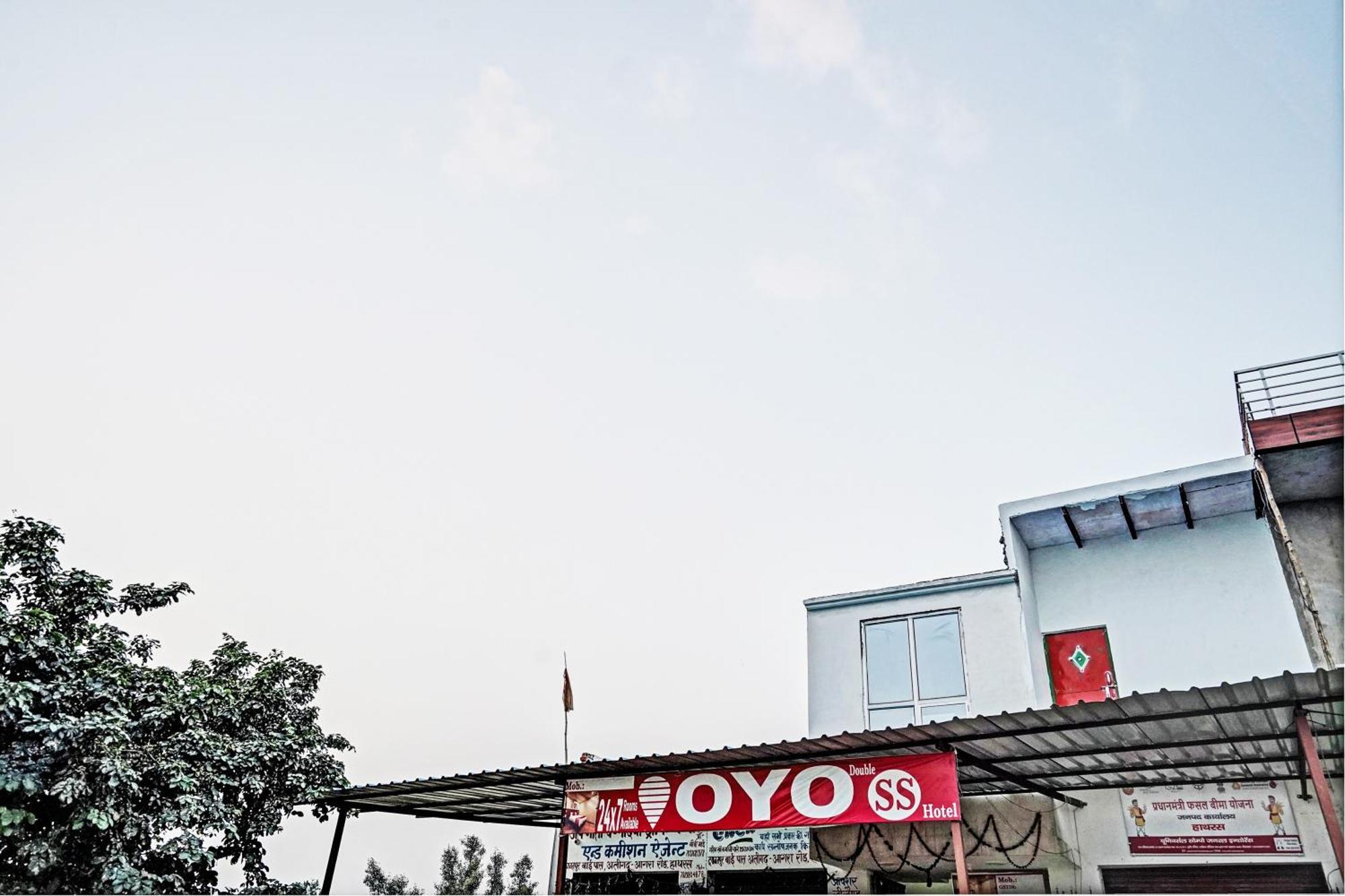 Oyo Double Ss Hotel Hathras ภายนอก รูปภาพ